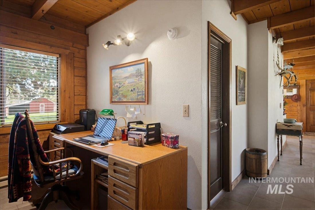 143 E Lake Fork Rd, McCall, Idaho 83638-0000, 3 Bedrooms, 2 Bathrooms, Residential For Sale, Price $875,000, 98984212