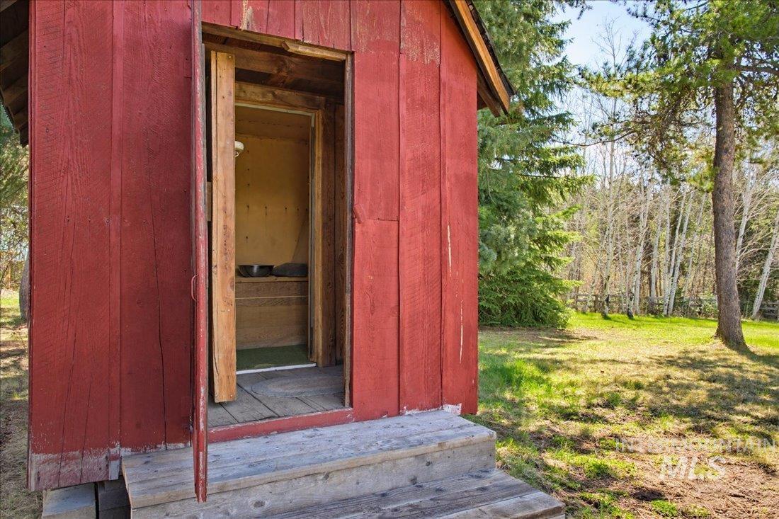 143 E Lake Fork Rd, McCall, Idaho 83638-0000, 3 Bedrooms, 2 Bathrooms, Residential For Sale, Price $875,000, 98984212