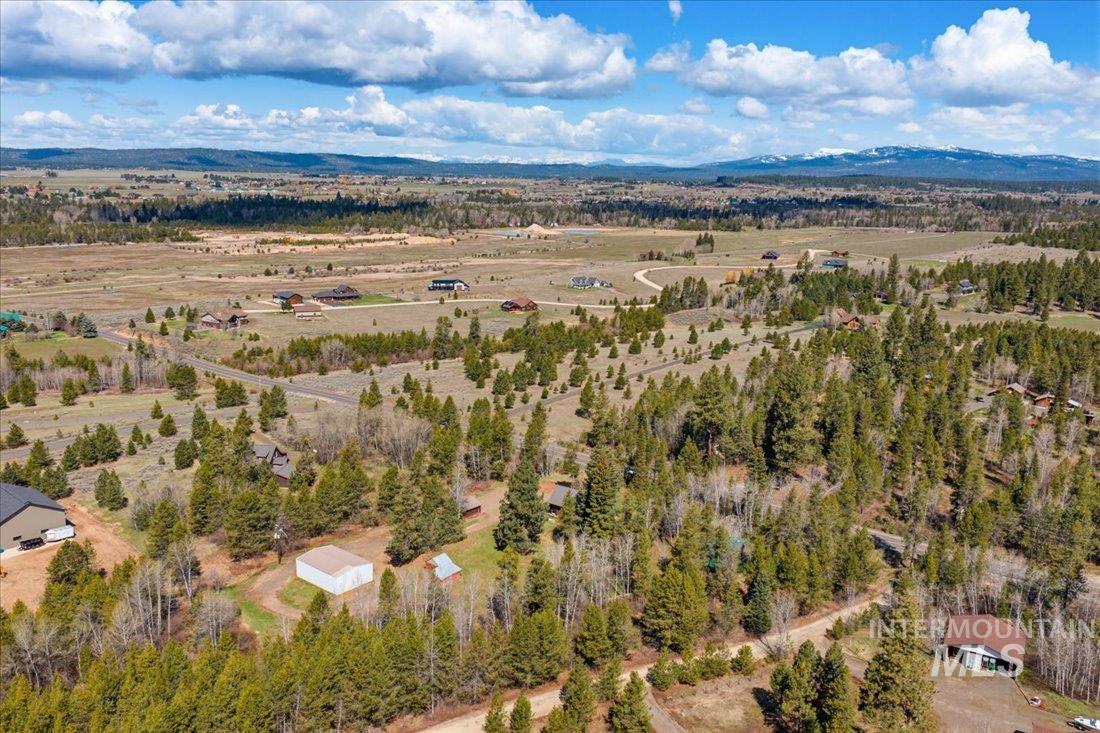 143 E Lake Fork Rd, McCall, Idaho 83638-0000, 3 Bedrooms, 2 Bathrooms, Residential For Sale, Price $875,000, 98984212