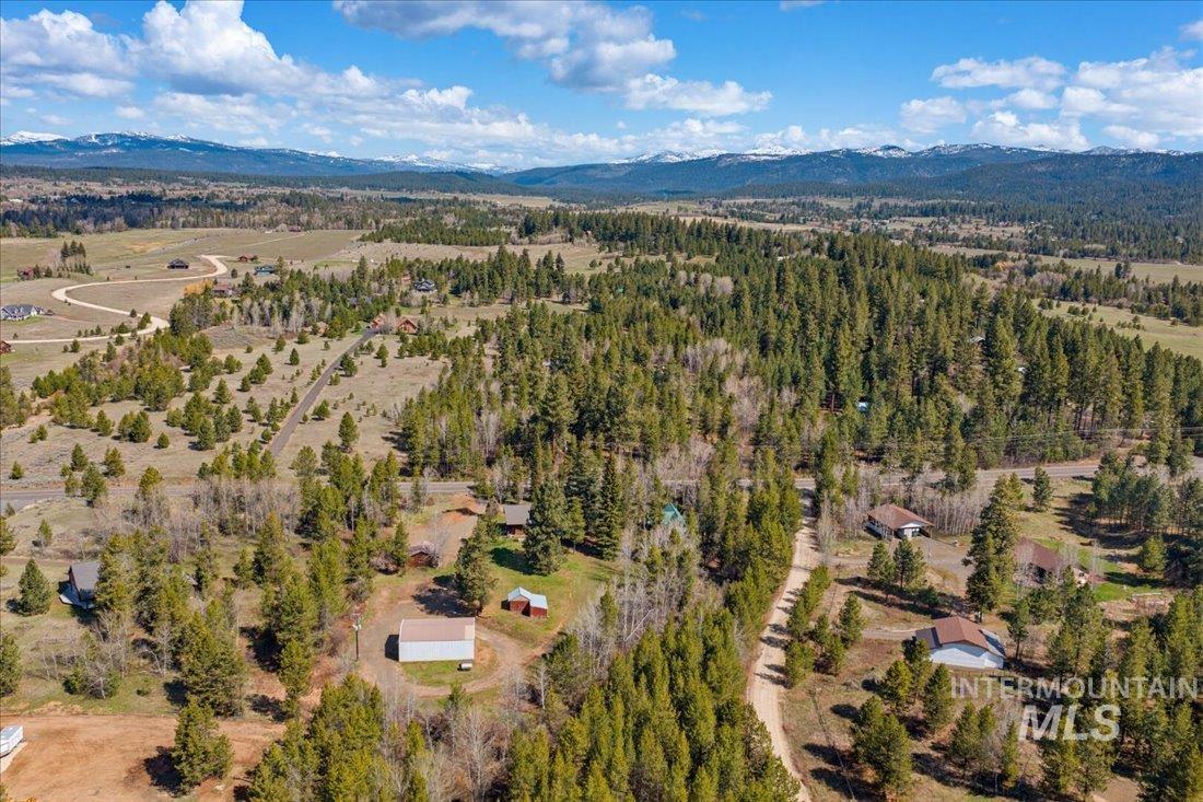 143 E Lake Fork Rd, McCall, Idaho 83638-0000, 3 Bedrooms, 2 Bathrooms, Residential For Sale, Price $875,000, 98984212