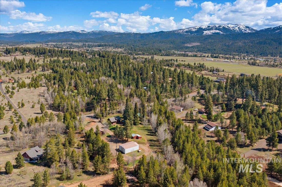 143 E Lake Fork Rd, McCall, Idaho 83638-0000, 3 Bedrooms, 2 Bathrooms, Residential For Sale, Price $875,000, 98984212