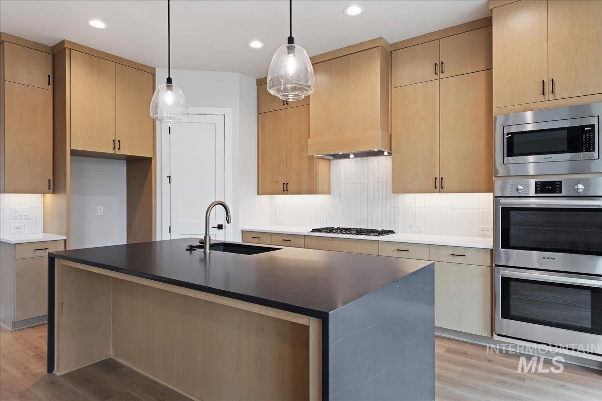 1297 W Malbar St., Meridian, Idaho 83646, 5 Bedrooms, 3 Bathrooms, Residential For Sale, Price $789,900,MLS 98984213