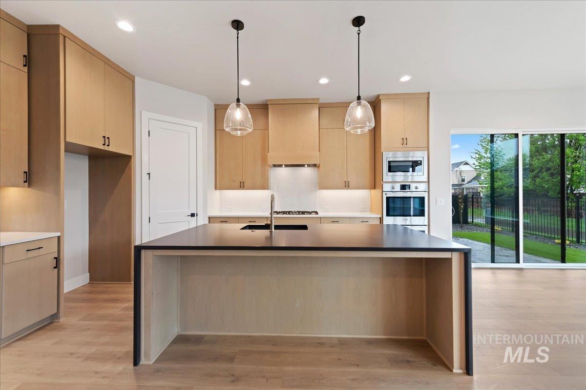 1297 W Malbar St., Meridian, Idaho 83646, 5 Bedrooms, 3 Bathrooms, Residential For Sale, Price $789,900,MLS 98984213
