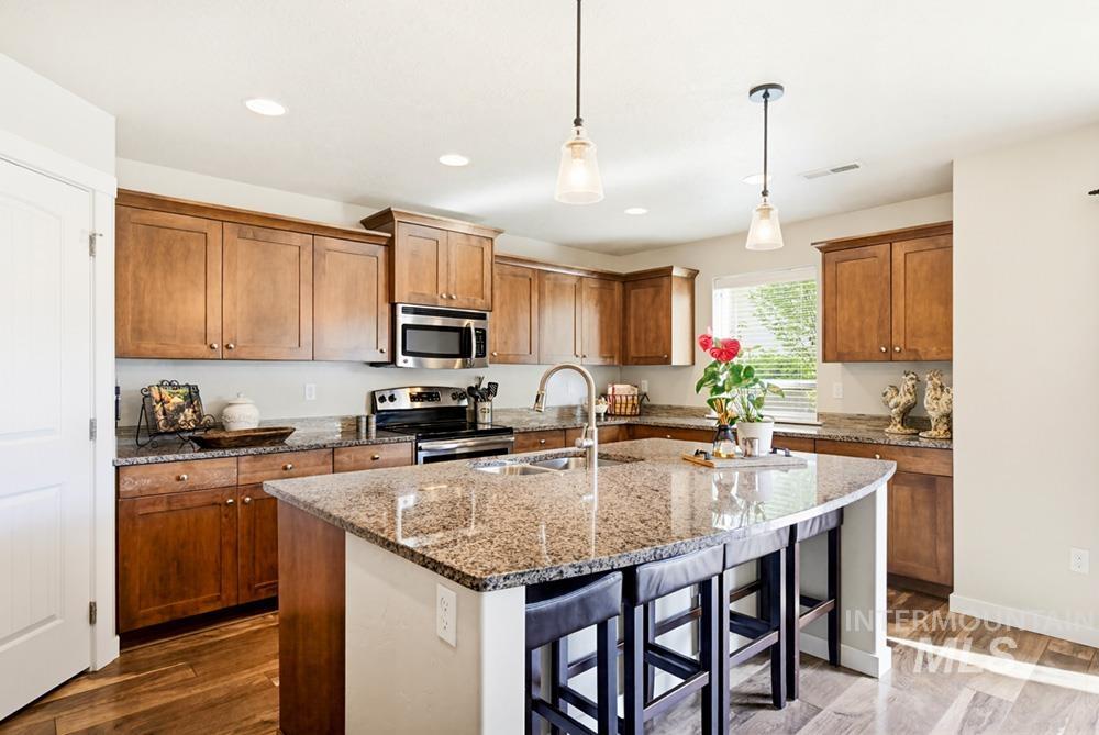 9449 W Silverspring St, Boise, Idaho 83709, 4 Bedrooms, 3 Bathrooms, Residential For Sale, Price $548,000,MLS 98984215