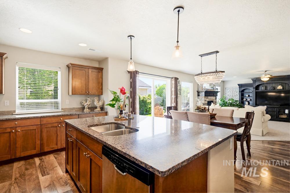 9449 W Silverspring St, Boise, Idaho 83709, 4 Bedrooms, 3 Bathrooms, Residential For Sale, Price $548,000,MLS 98984215