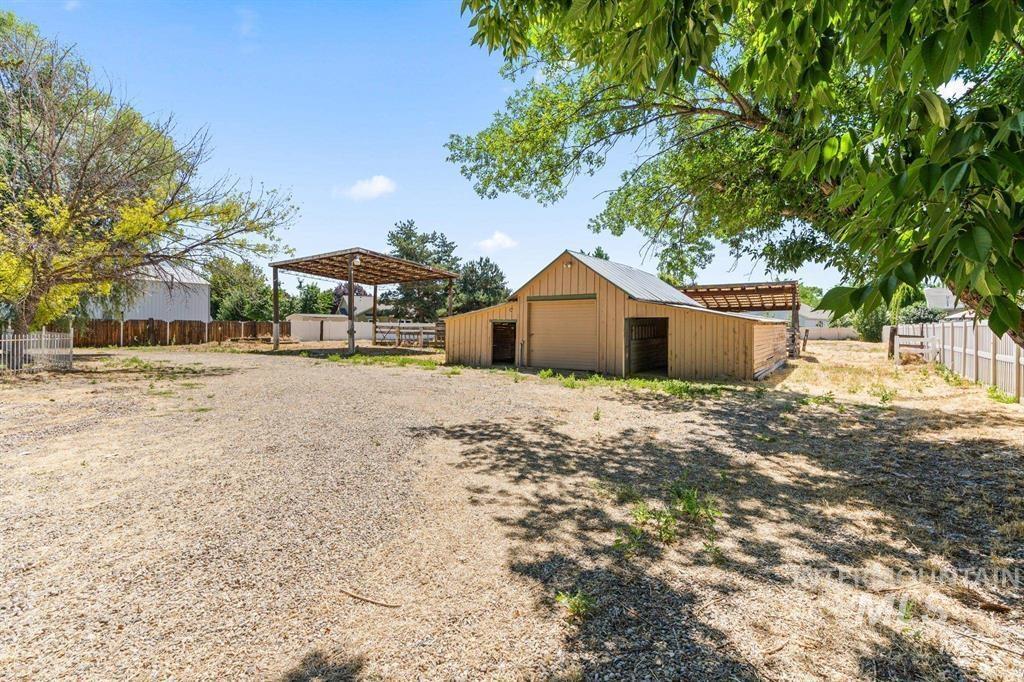 4135 W Cherry Ln, Meridian, Idaho 83642, 3 Bedrooms, 2 Bathrooms, Residential Income For Sale, Price $720,000, 98984218
