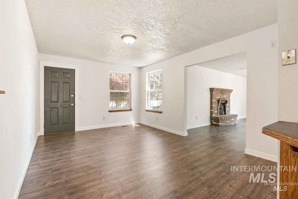 4135 W Cherry Ln, Meridian, Idaho 83642, 3 Bedrooms, 2 Bathrooms, Residential Income For Sale, Price $720,000, 98984218