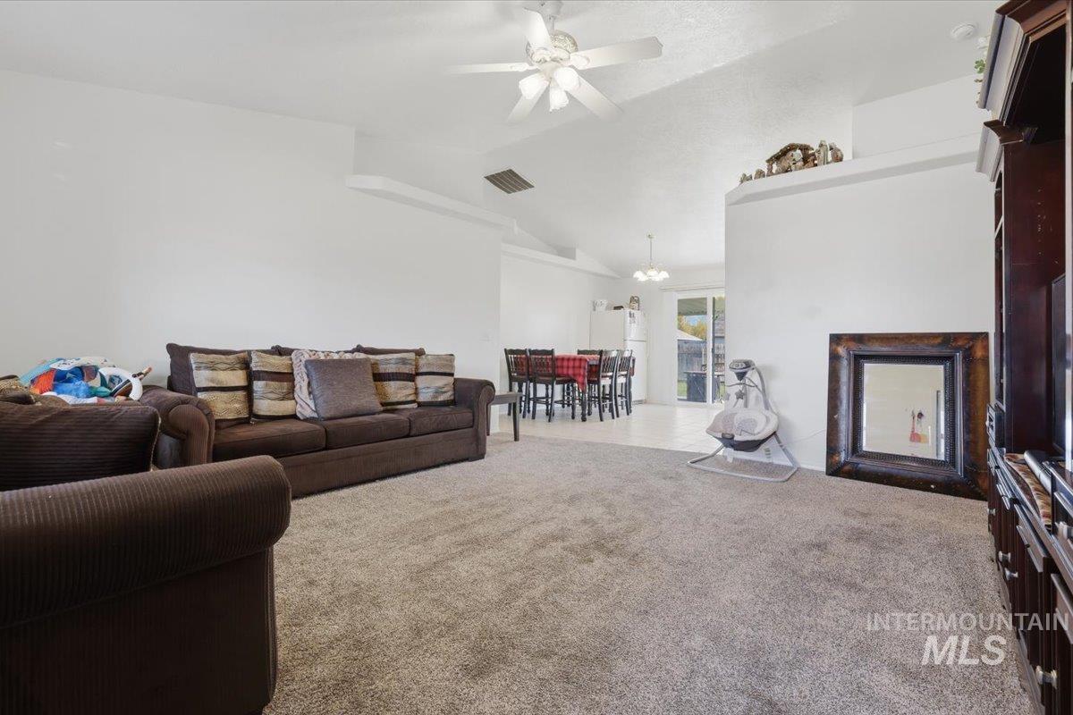 1022 W Aberdeen Ave, Nampa, Idaho 83686-9790, 3 Bedrooms, 2 Bathrooms, Residential For Sale, Price $359,900,MLS 98984220