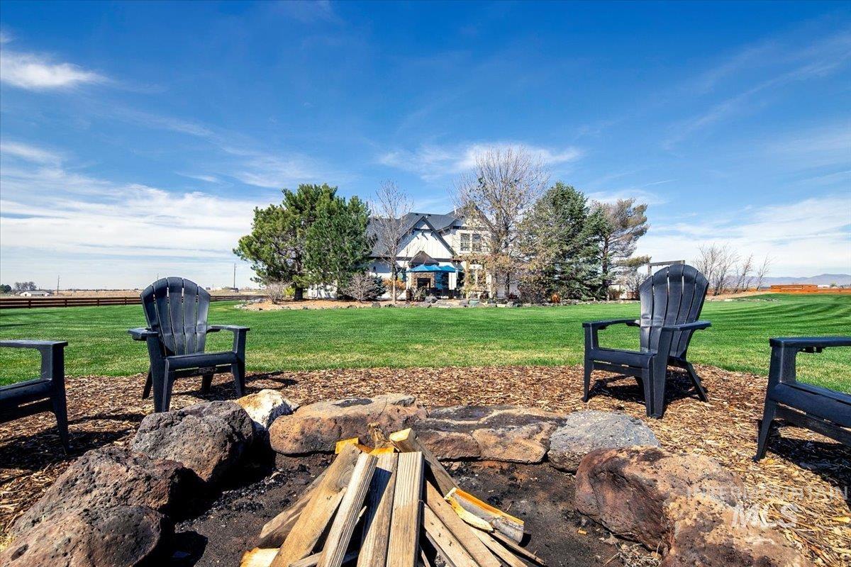 13100 S Laken Ln, Kuna, Idaho 83634, 4 Bedrooms, 2.5 Bathrooms, Residential For Sale, Price $1,700,000, 98984221