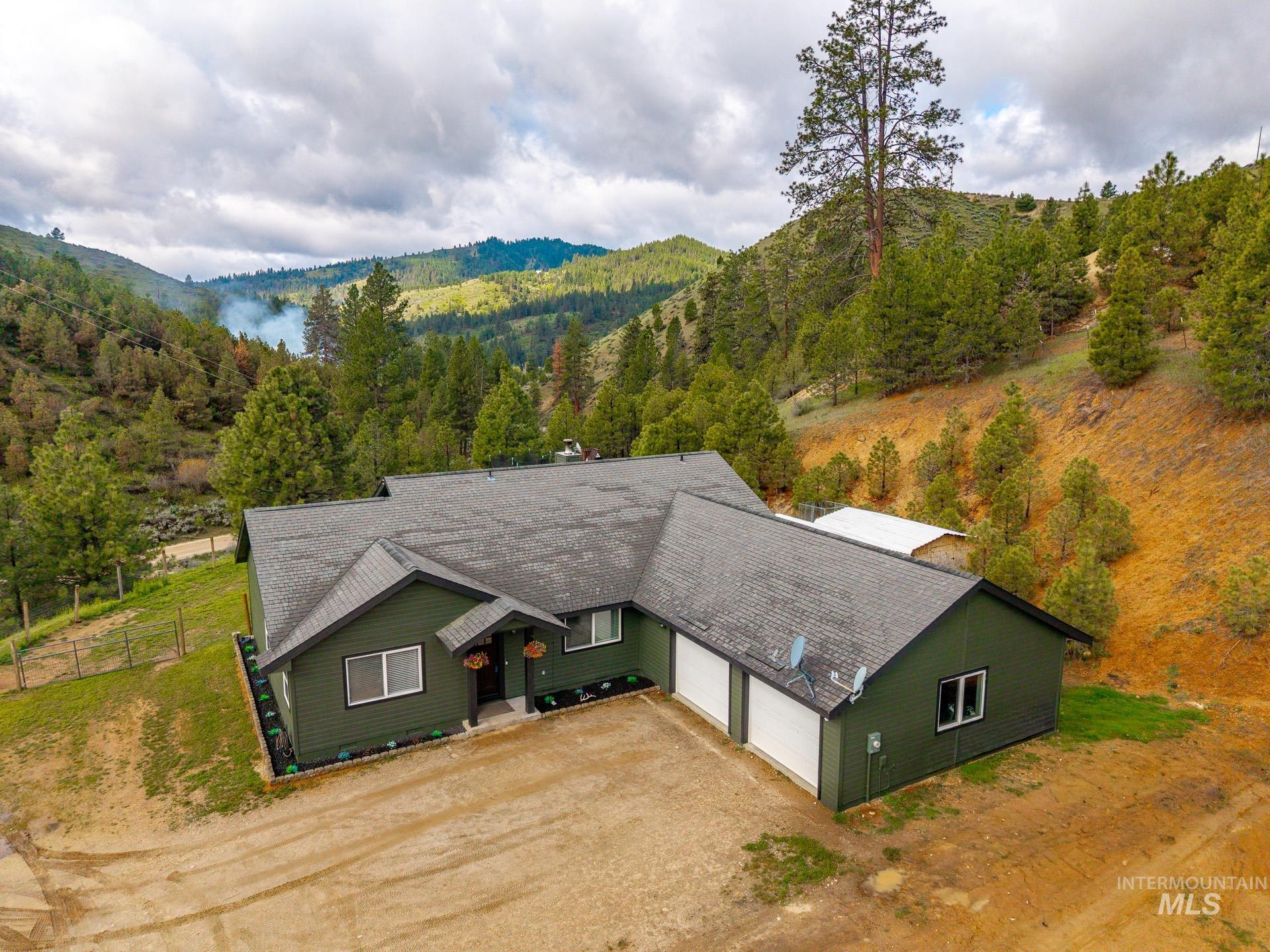 4 Round Up Circle, Boise, Idaho 83716, 3 Bedrooms, 2 Bathrooms, Residential For Sale, Price $625,000,MLS 98984222