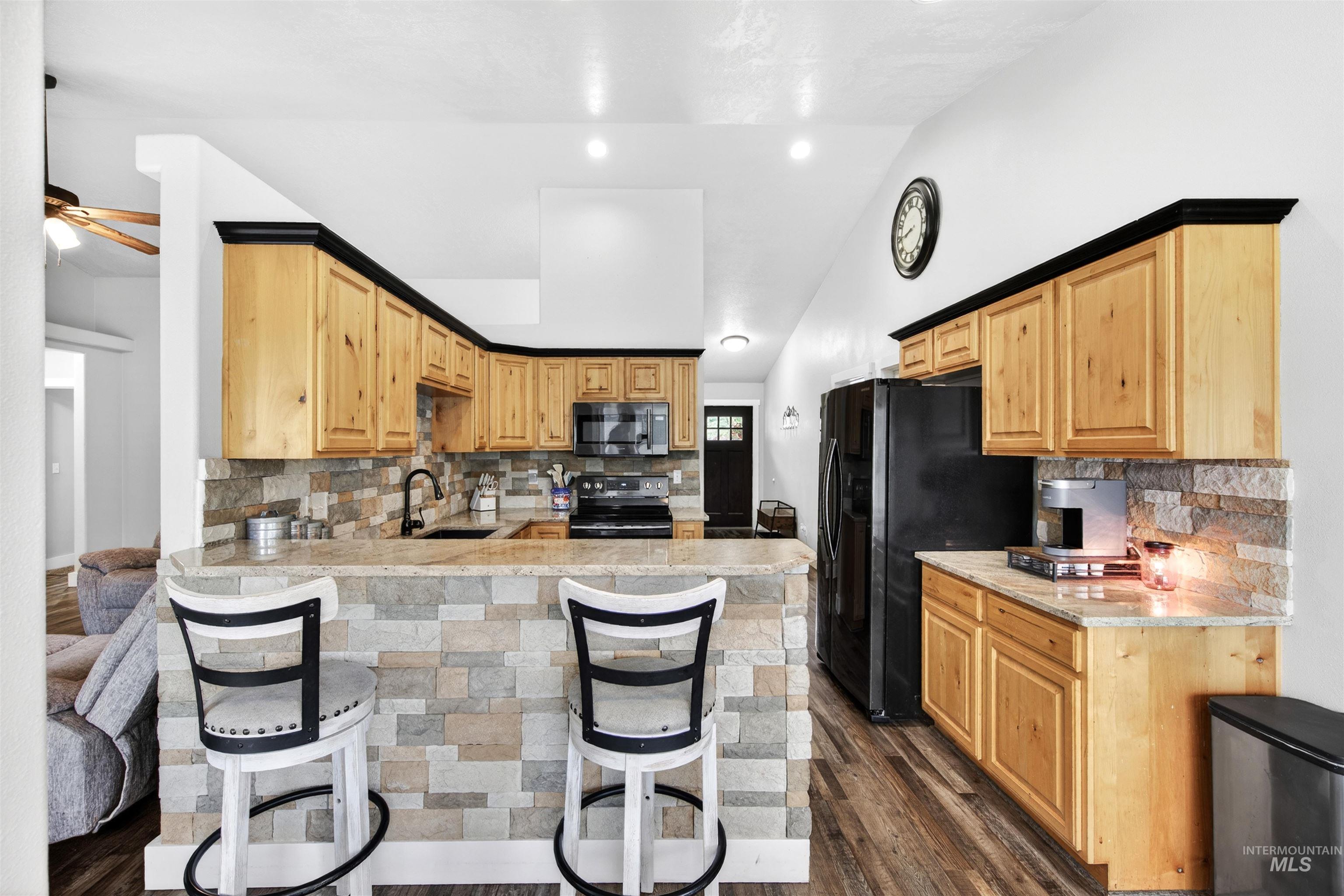 4 Round Up Circle, Boise, Idaho 83716, 3 Bedrooms, 2 Bathrooms, Residential For Sale, Price $625,000,MLS 98984222