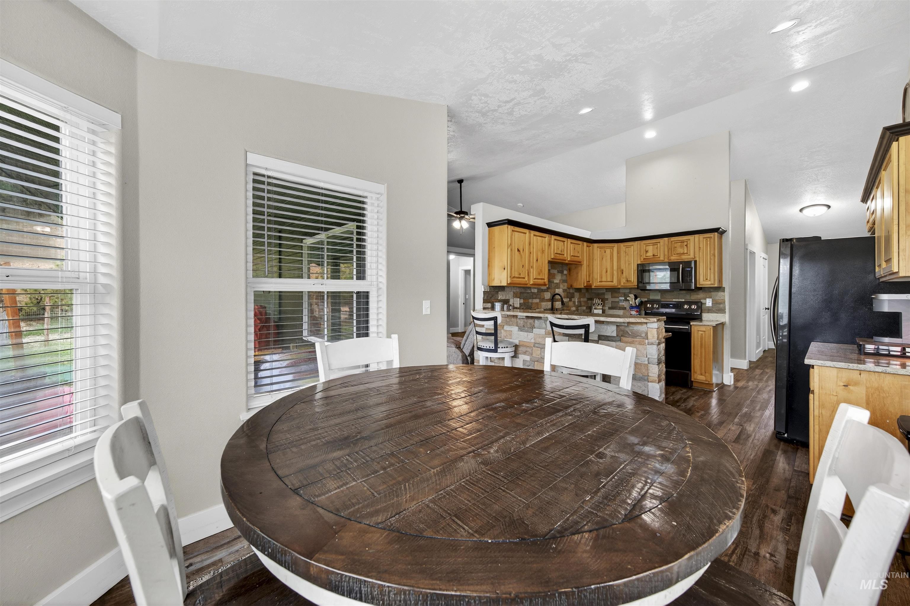 4 Round Up Circle, Boise, Idaho 83716, 3 Bedrooms, 2 Bathrooms, Residential For Sale, Price $625,000,MLS 98984222