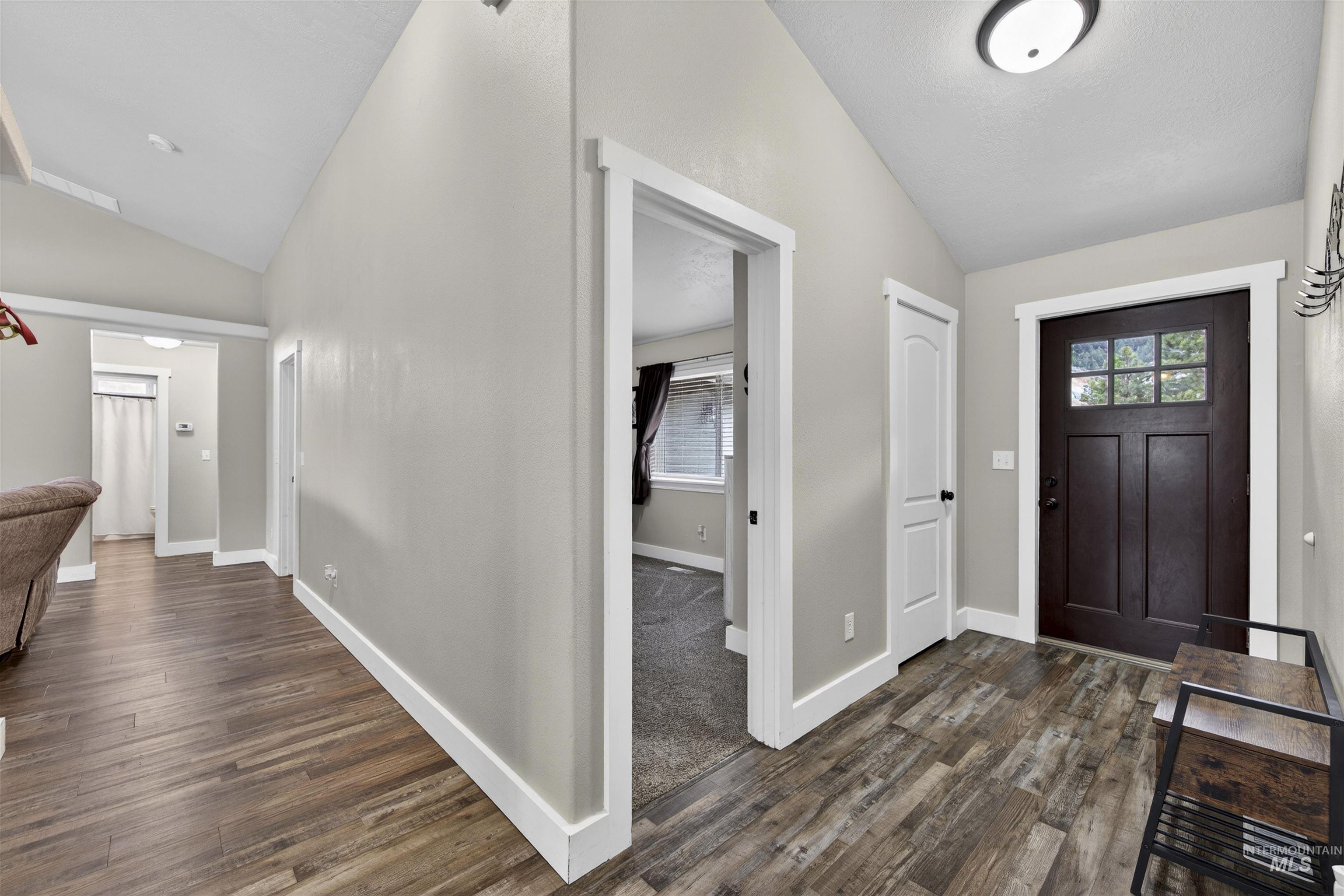 4 Round Up Circle, Boise, Idaho 83716, 3 Bedrooms, 2 Bathrooms, Residential For Sale, Price $625,000,MLS 98984222