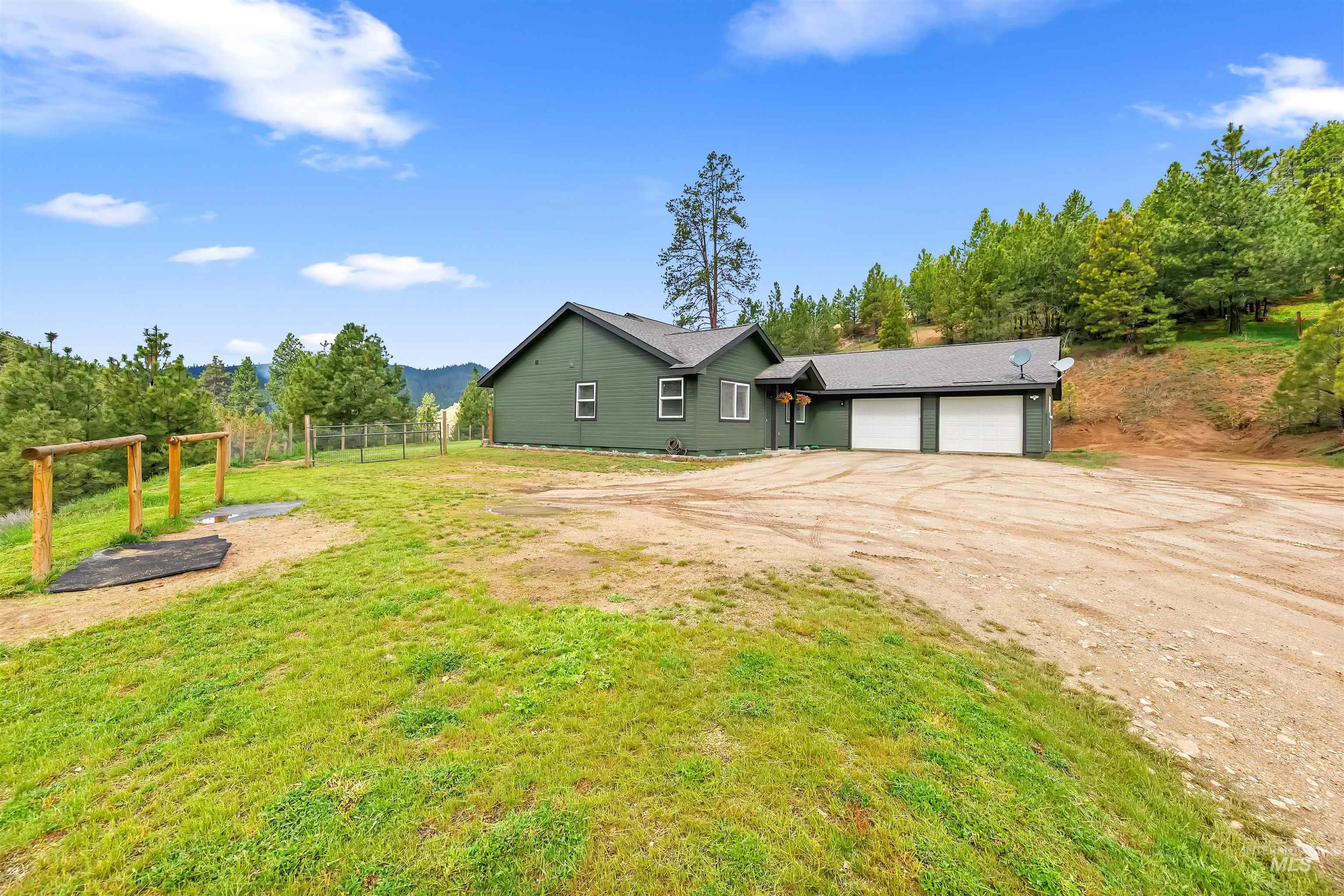 4 Round Up Circle, Boise, Idaho 83716, 3 Bedrooms, 2 Bathrooms, Residential For Sale, Price $625,000,MLS 98984222