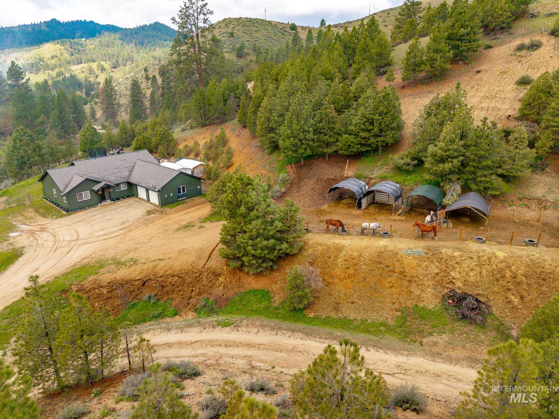 4 Round Up Circle, Boise, Idaho 83716, 3 Bedrooms, 2 Bathrooms, Residential For Sale, Price $625,000,MLS 98984222