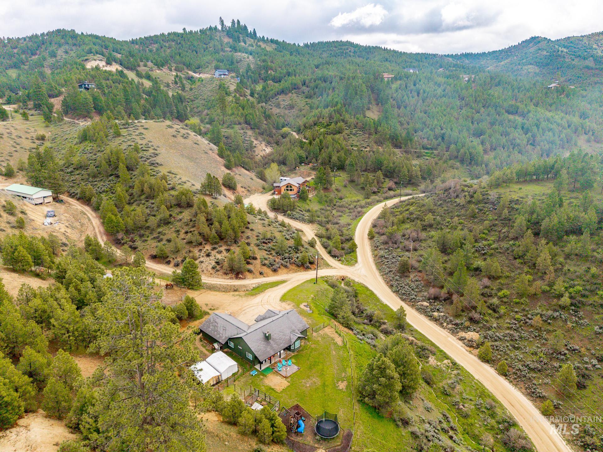 4 Round Up Circle, Boise, Idaho 83716, 3 Bedrooms, 2 Bathrooms, Residential For Sale, Price $625,000,MLS 98984222
