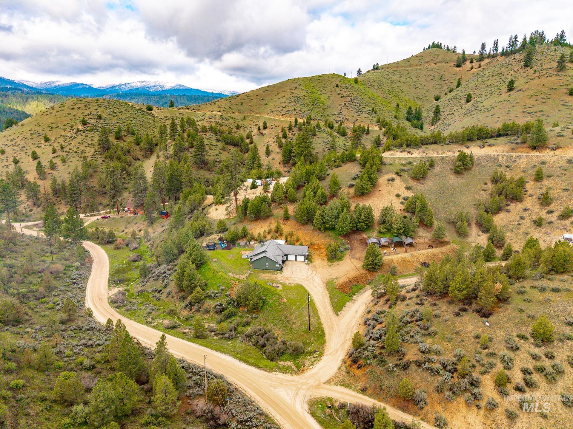 4 Round Up Circle, Boise, Idaho 83716, 3 Bedrooms, 2 Bathrooms, Residential For Sale, Price $625,000,MLS 98984222