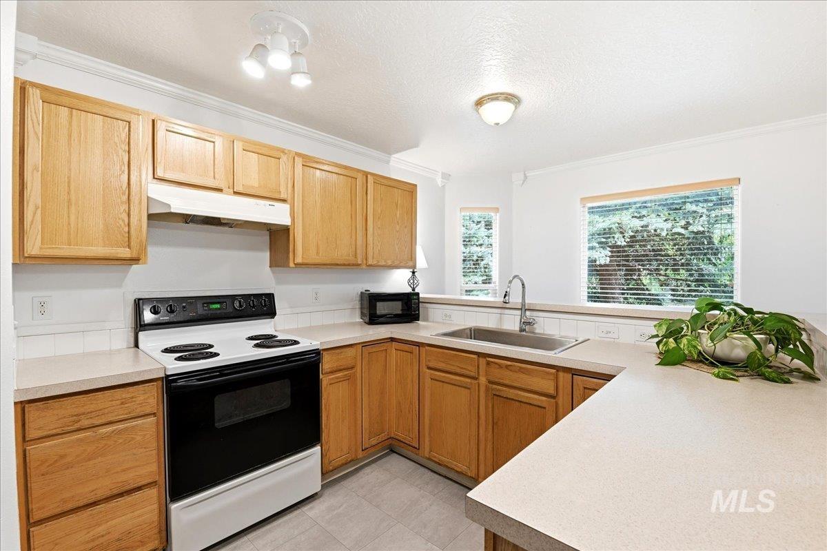 2923 Chester Lane, Caldwell, Idaho 83605, 3 Bedrooms, 3 Bathrooms, Residential For Sale, Price $438,900,MLS 98984225
