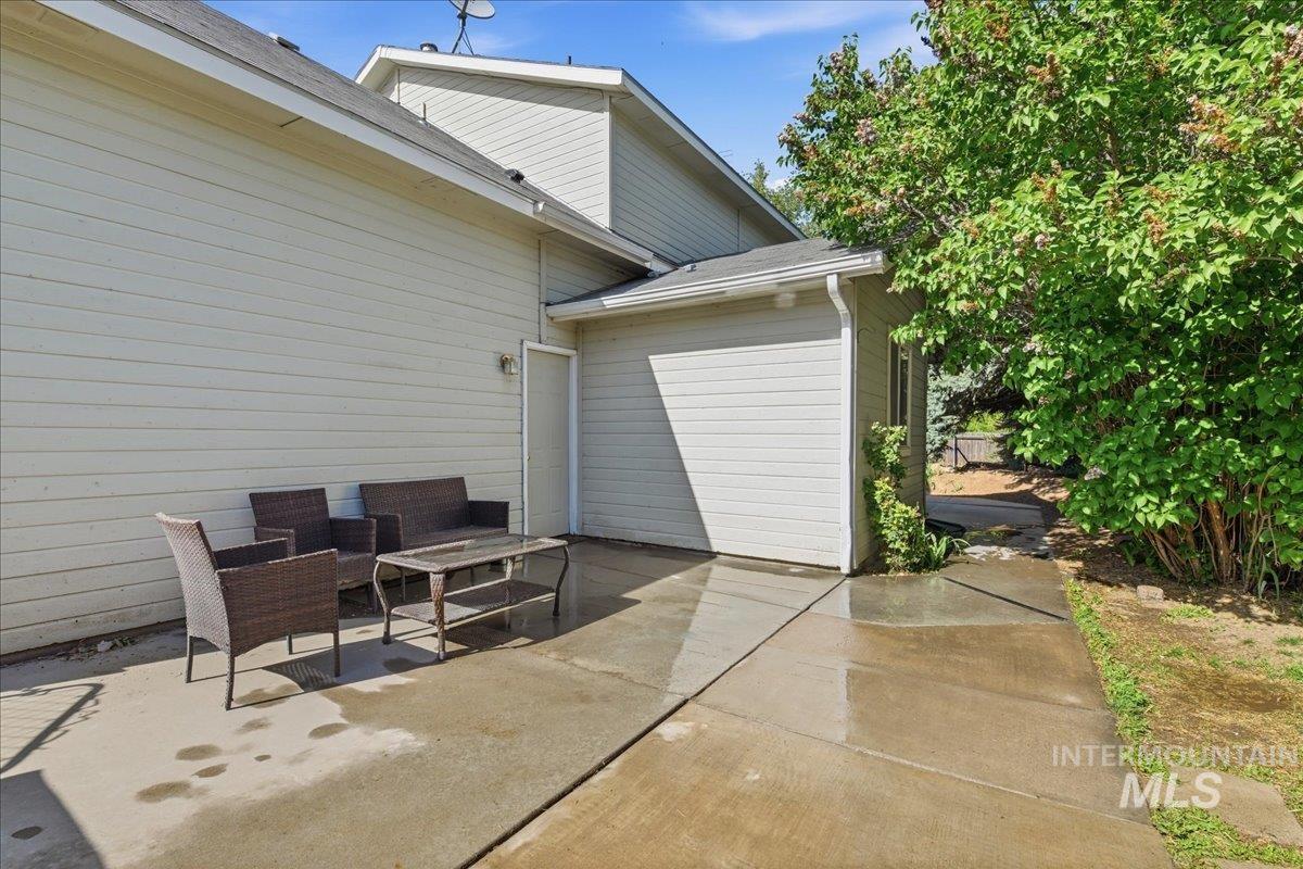 2923 Chester Lane, Caldwell, Idaho 83605, 3 Bedrooms, 3 Bathrooms, Residential For Sale, Price $438,900,MLS 98984225