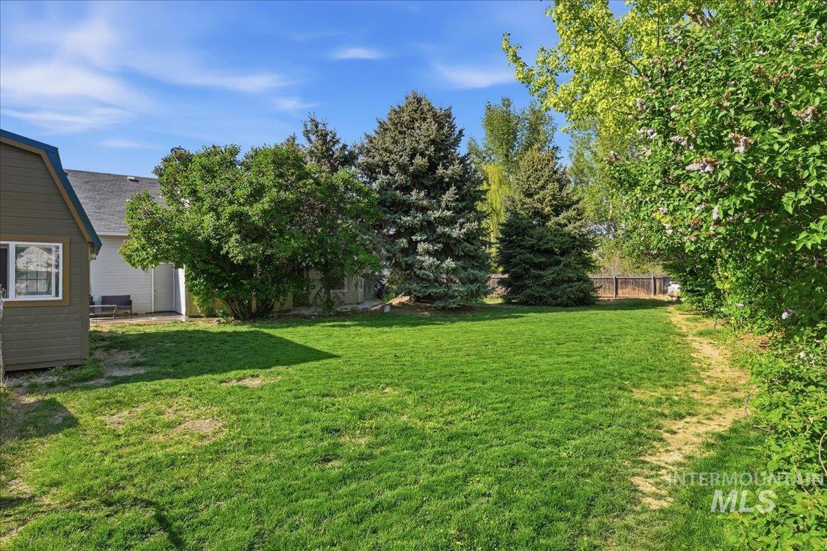 2923 Chester Lane, Caldwell, Idaho 83605, 3 Bedrooms, 3 Bathrooms, Residential For Sale, Price $438,900,MLS 98984225