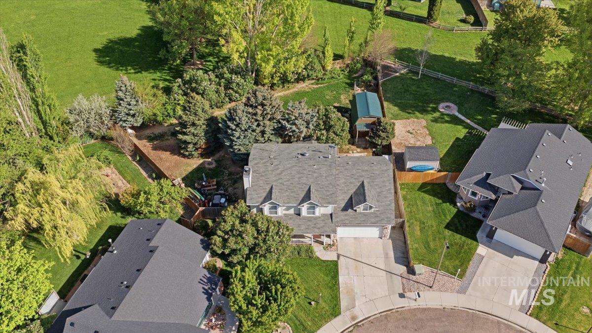 2923 Chester Lane, Caldwell, Idaho 83605, 3 Bedrooms, 3 Bathrooms, Residential For Sale, Price $438,900,MLS 98984225