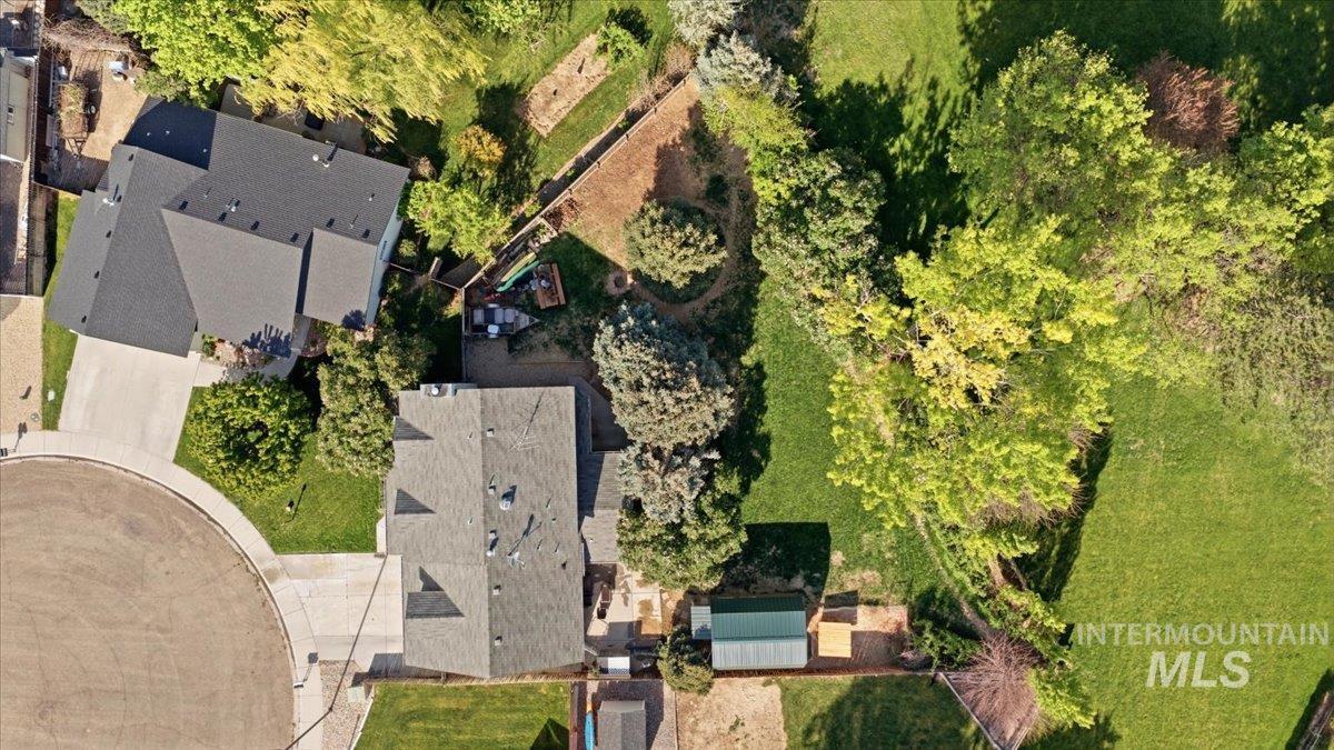 2923 Chester Lane, Caldwell, Idaho 83605, 3 Bedrooms, 3 Bathrooms, Residential For Sale, Price $438,900,MLS 98984225