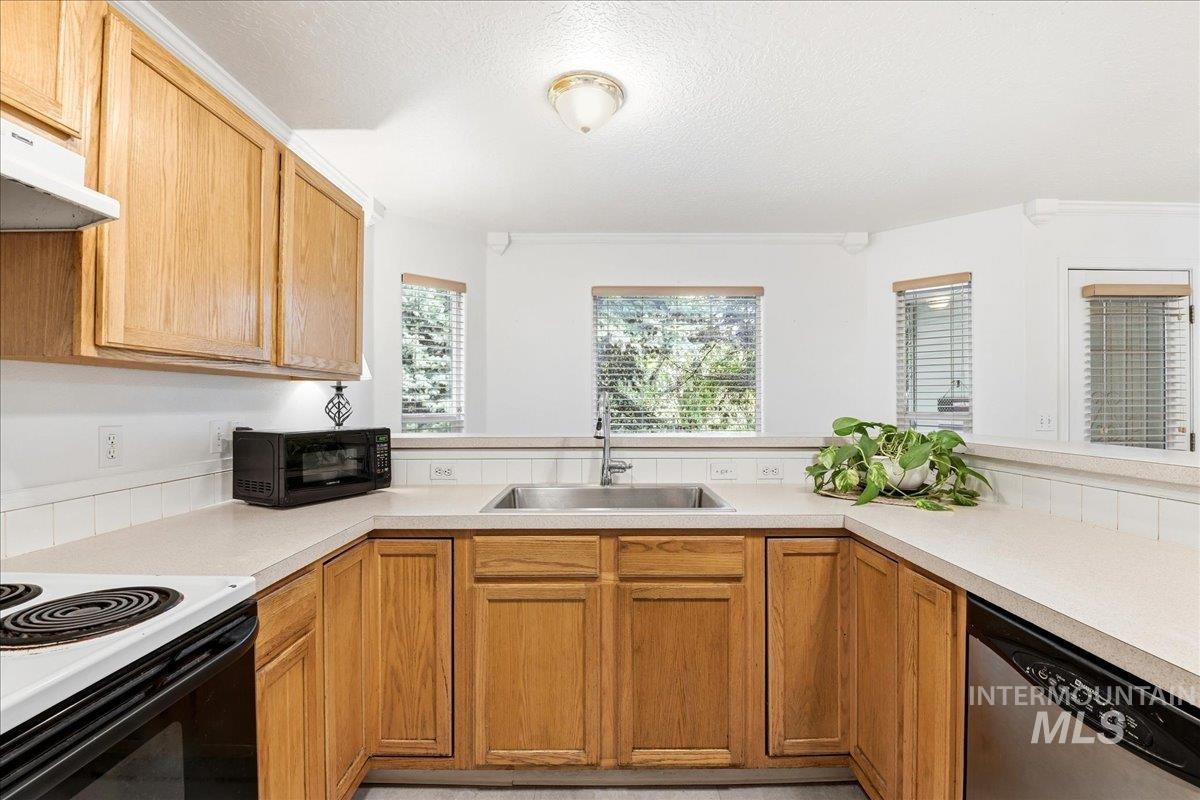 2923 Chester Lane, Caldwell, Idaho 83605, 3 Bedrooms, 3 Bathrooms, Residential For Sale, Price $438,900,MLS 98984225