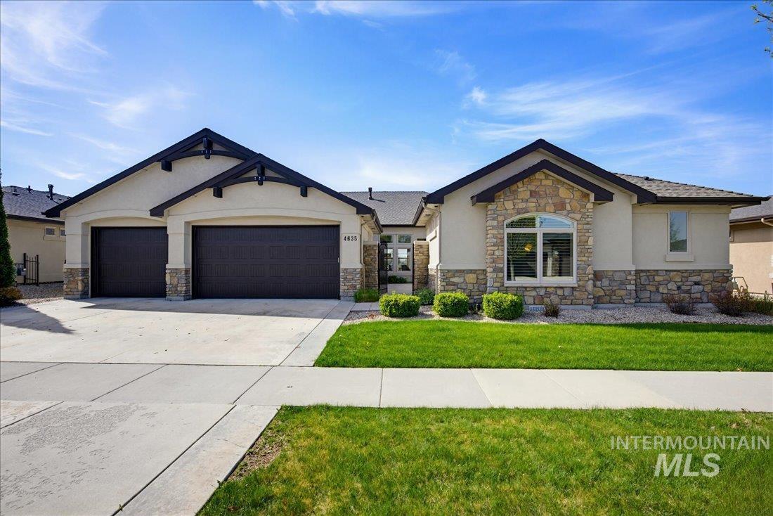 4635 W Braveheart St, Eagle, Idaho 83616, 4 Bedrooms, 3 Bathrooms, Residential For Sale, Price $1,025,000,MLS 98984226