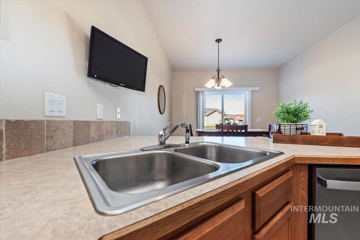 21 Mangum, Donnelly, Idaho 83615, 3 Bedrooms, 2 Bathrooms, Residential For Sale, Price $341,100, 98984228