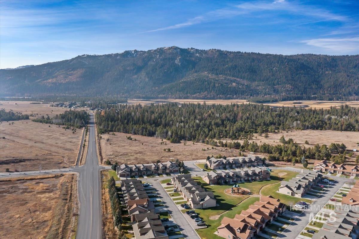21 Mangum, Donnelly, Idaho 83615, 3 Bedrooms, 2 Bathrooms, Residential For Sale, Price $341,100, 98984228