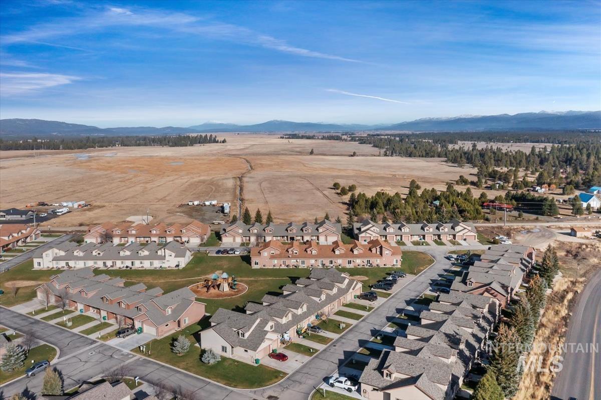 21 Mangum, Donnelly, Idaho 83615, 3 Bedrooms, 2 Bathrooms, Residential For Sale, Price $341,100, 98984228