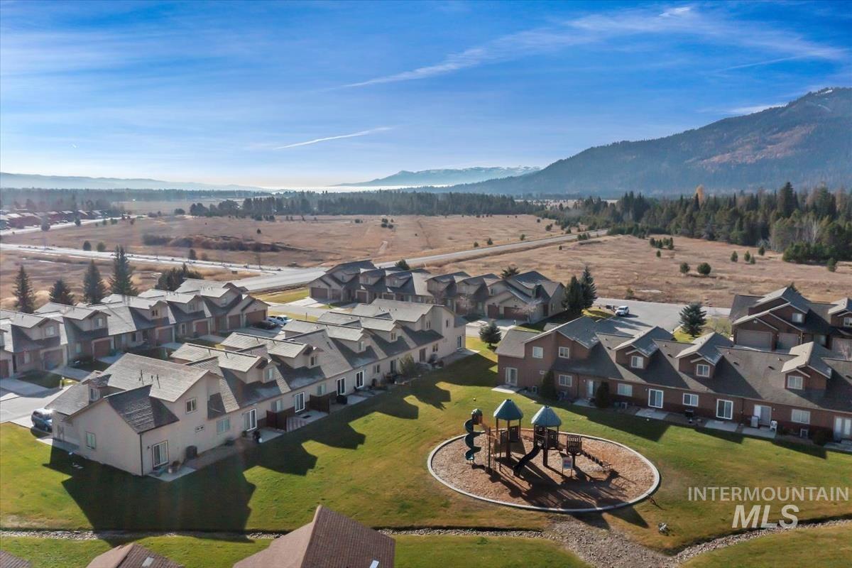 21 Mangum, Donnelly, Idaho 83615, 3 Bedrooms, 2 Bathrooms, Residential For Sale, Price $341,100, 98984228