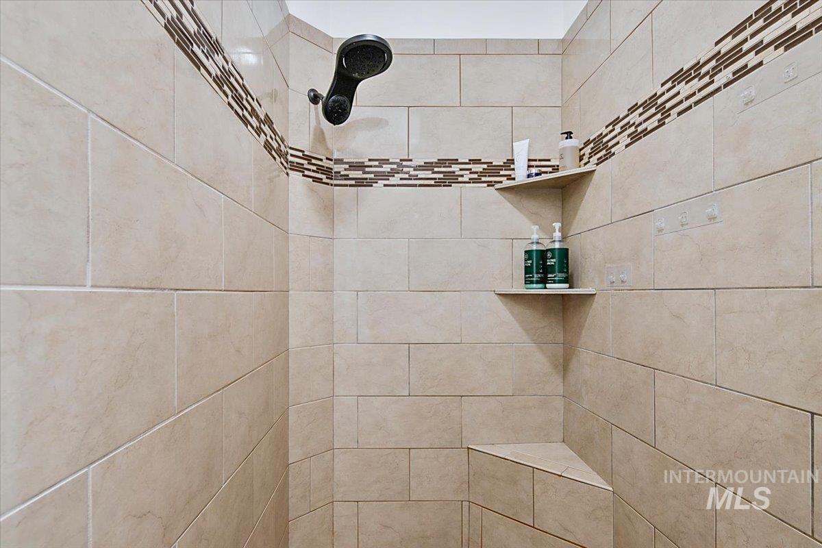 5832 N Claret Cup Way, Meridian, Idaho 83646, 4 Bedrooms, 2 Bathrooms, Residential For Sale, Price $725,000,MLS 98984229