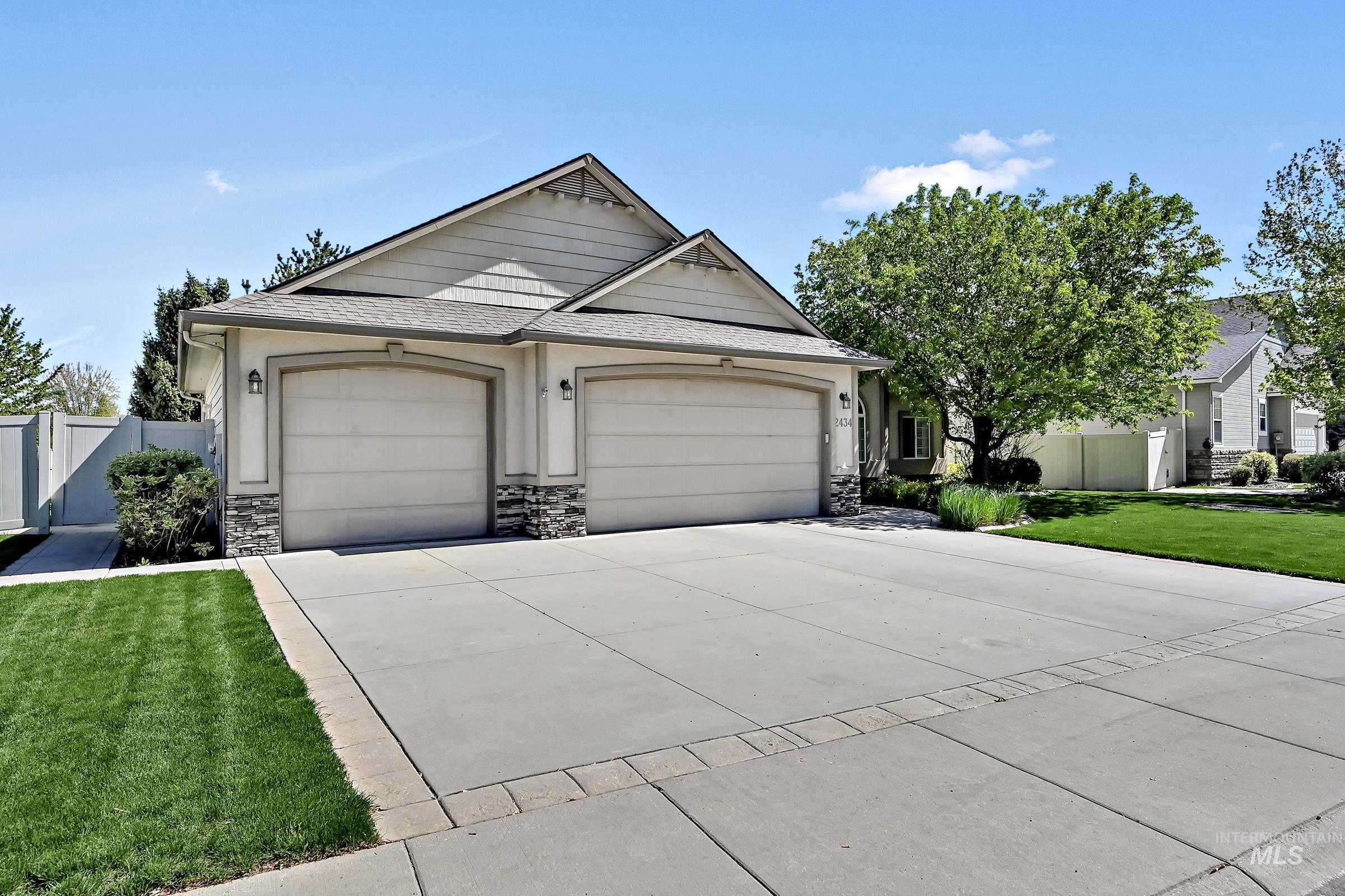 2434 E Garber Dr, Meridian, Idaho 83646-4753, 4 Bedrooms, 2 Bathrooms, Residential For Sale, Price $629,900,MLS 98984235
