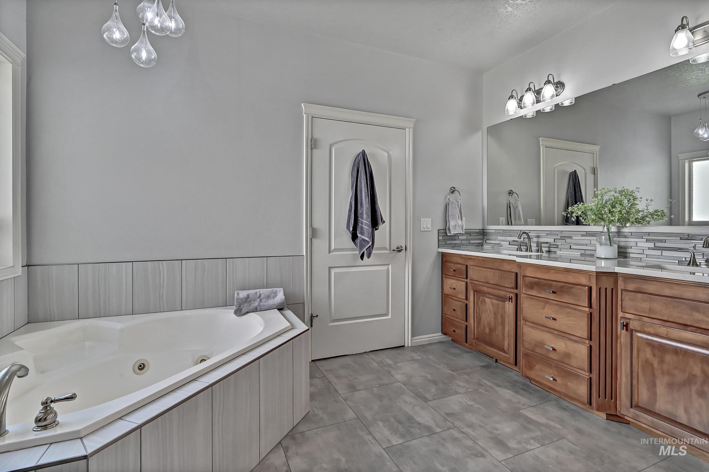 2434 E Garber Dr, Meridian, Idaho 83646-4753, 4 Bedrooms, 2 Bathrooms, Residential For Sale, Price $629,900,MLS 98984235
