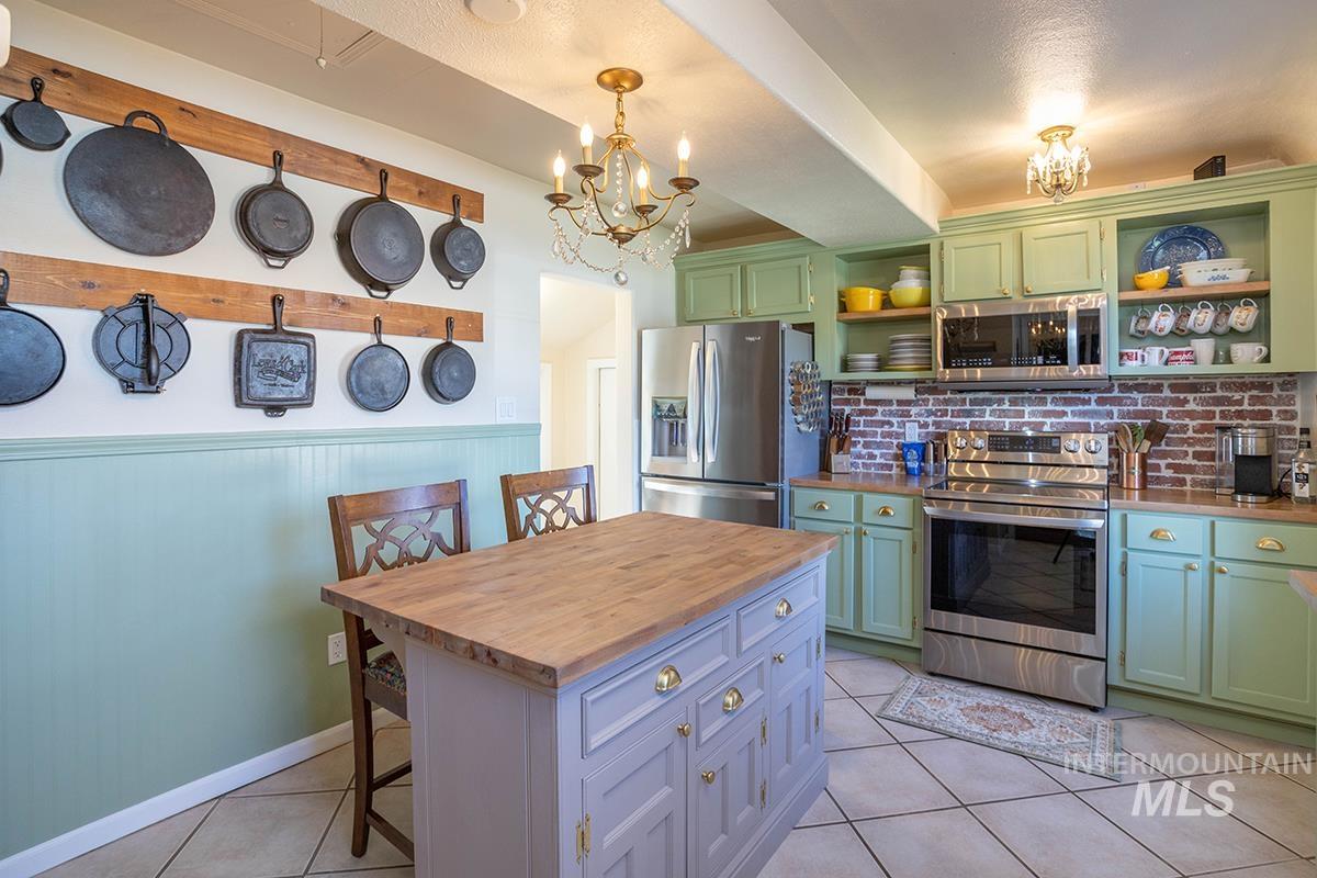 1515 E Florida Ave, Nampa, Idaho 83686, 5 Bedrooms, 3 Bathrooms, Residential For Sale, Price $494,900, 98984237