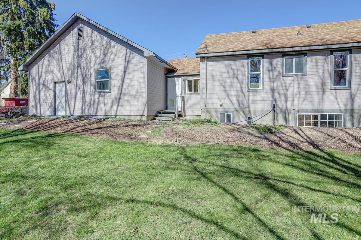 1515 E Florida Ave, Nampa, Idaho 83686, 5 Bedrooms, 3 Bathrooms, Residential For Sale, Price $449,000, 98984237