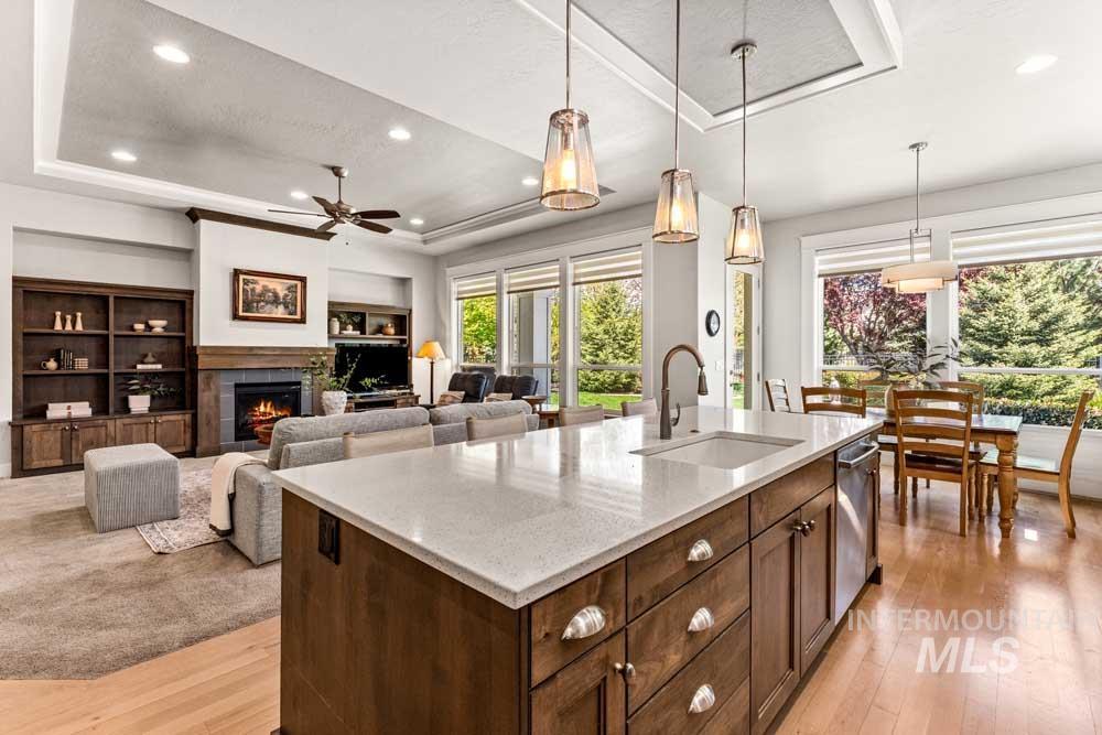 2986 S Fox Run Ave, Eagle, Idaho 83616, 4 Bedrooms, 3 Bathrooms, Residential For Sale, Price $939,900,MLS 98984238