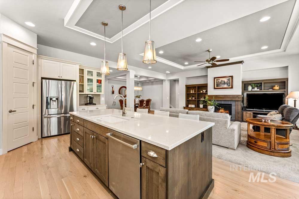 2986 S Fox Run Ave, Eagle, Idaho 83616, 4 Bedrooms, 3 Bathrooms, Residential For Sale, Price $939,900,MLS 98984238