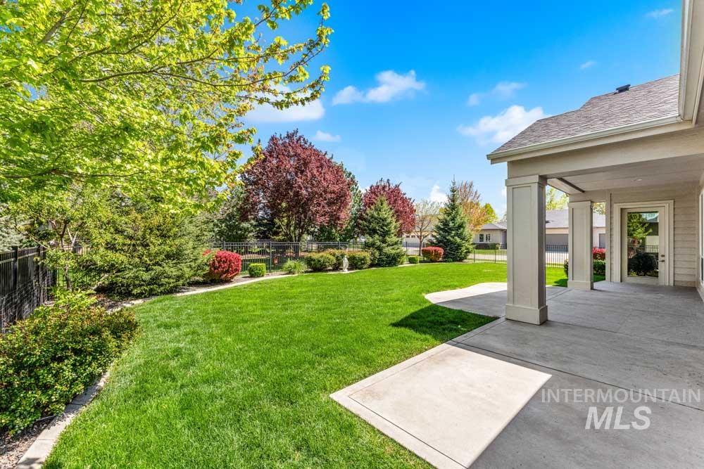 2986 S Fox Run Ave, Eagle, Idaho 83616, 4 Bedrooms, 3 Bathrooms, Residential For Sale, Price $939,900,MLS 98984238
