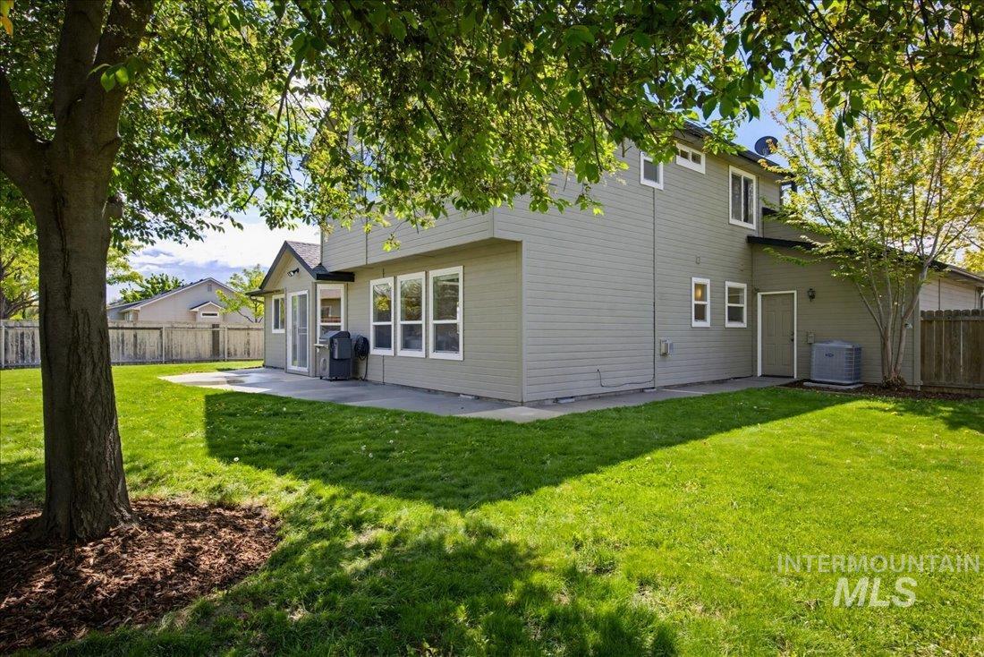 2060 E. Redwick Ct., Meridian, Idaho 83646, 4 Bedrooms, 3 Bathrooms, Residential For Sale, Price $500,000, 98984244