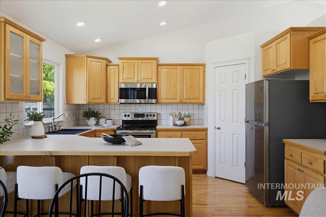 2060 E. Redwick Ct., Meridian, Idaho 83646, 4 Bedrooms, 3 Bathrooms, Residential For Sale, Price $500,000, 98984244