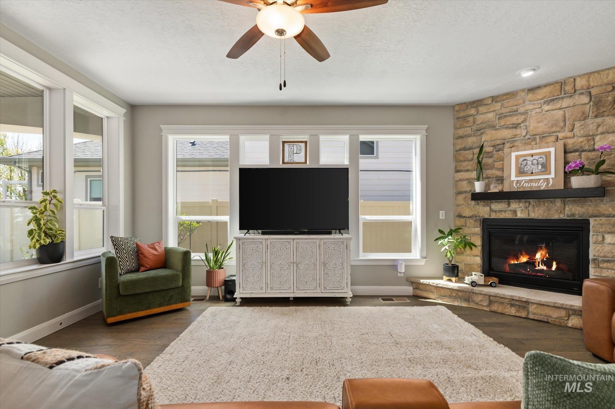 9555 W Ringle Creek Street, Star, Idaho 83669, 4 Bedrooms, 2.5 Bathrooms, Residential For Sale, Price $759,900, 98984246