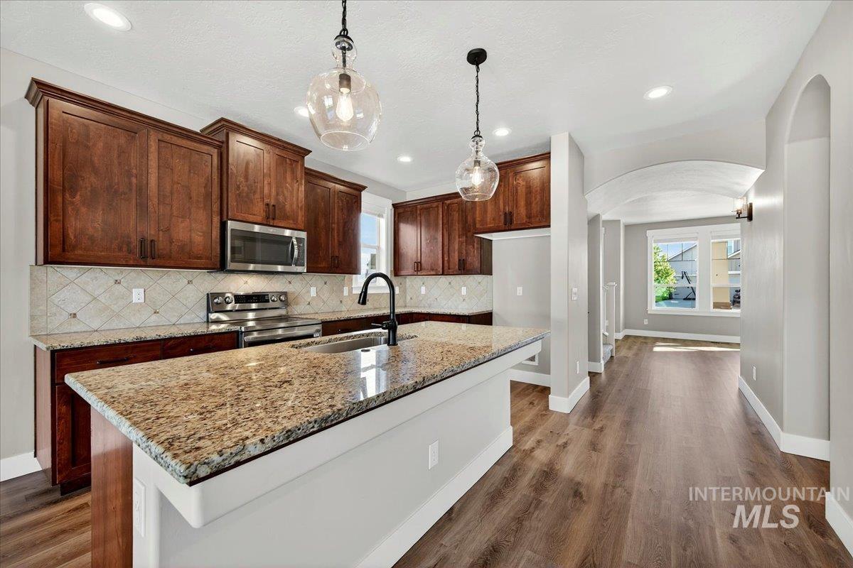 1289 W Christopher Dr., Meridian, Idaho 83642, 6 Bedrooms, 4.5 Bathrooms, Residential For Sale, Price $795,000, 98984254