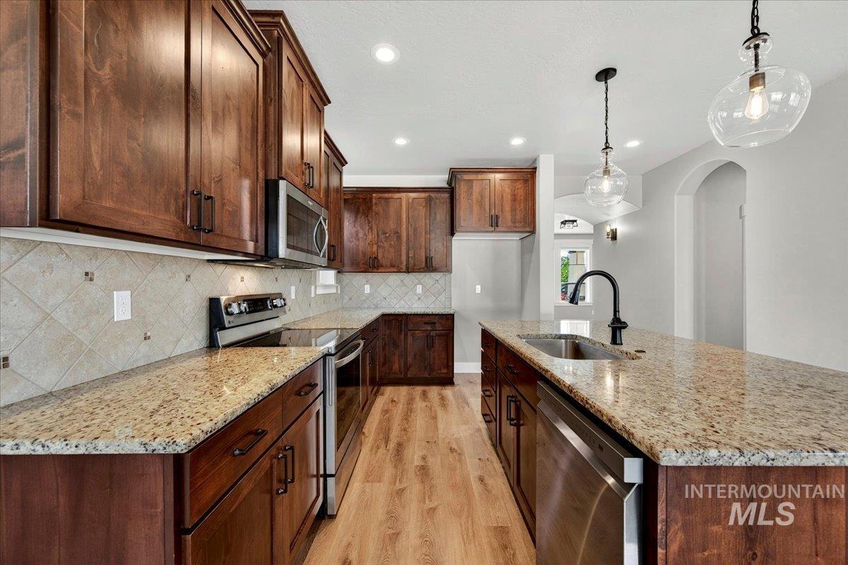 1289 W Christopher Dr., Meridian, Idaho 83642, 6 Bedrooms, 4.5 Bathrooms, Residential For Sale, Price $795,000, 98984254