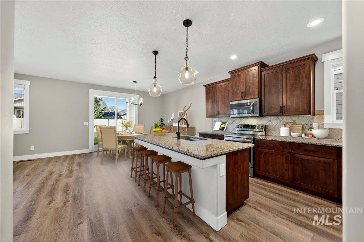 1289 W Christopher Dr., Meridian, Idaho 83642, 6 Bedrooms, 4.5 Bathrooms, Residential For Sale, Price $795,000, 98984254