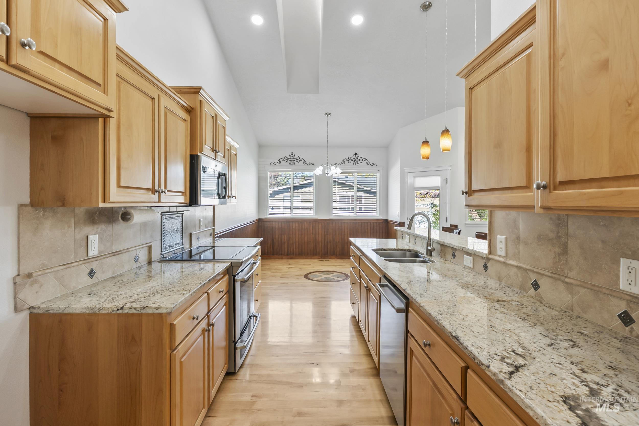 3221 N Lilyturf, Meridian, Idaho 83646, 4 Bedrooms, 2 Bathrooms, Residential For Sale, Price $565,000,MLS 98984262