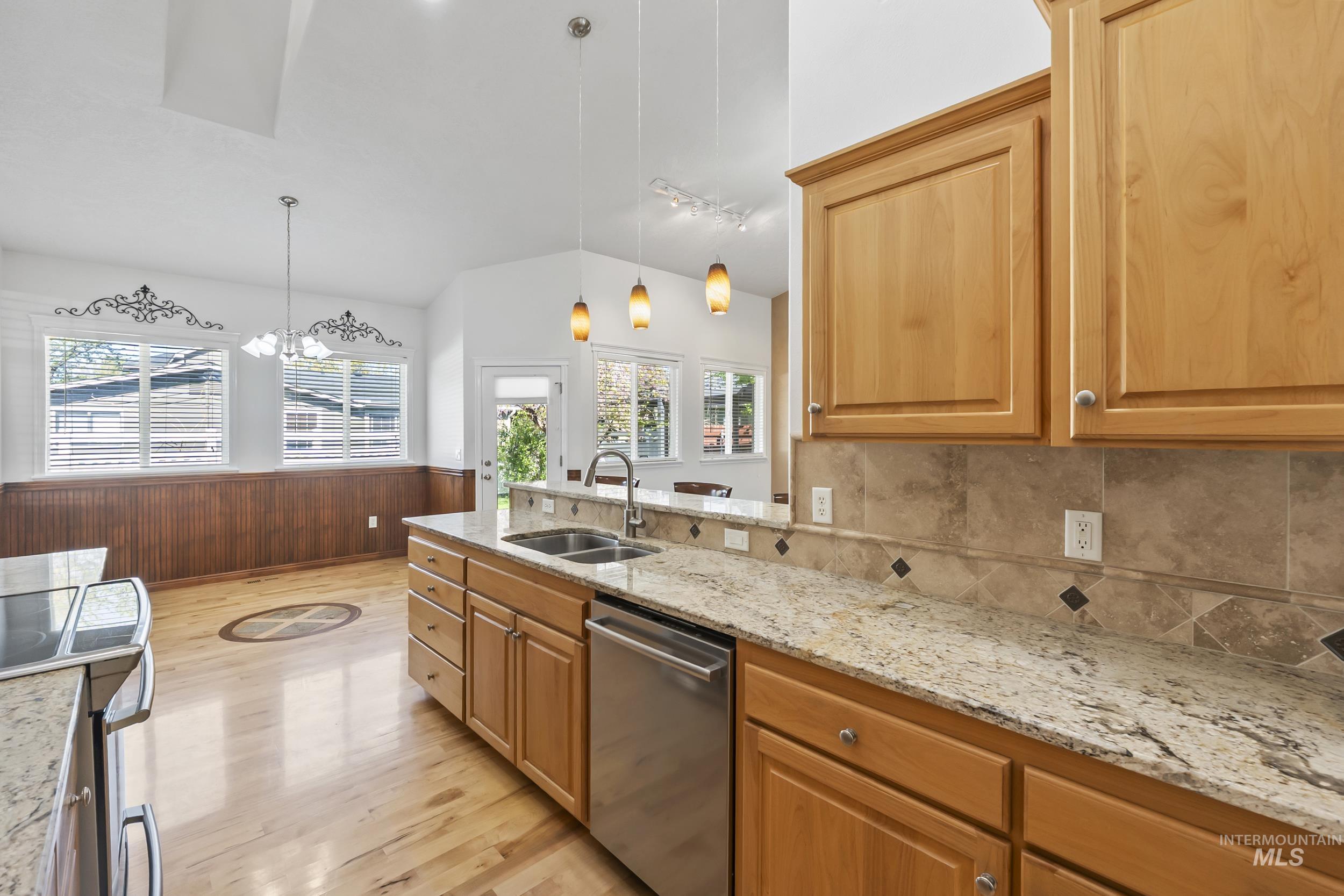3221 N Lilyturf, Meridian, Idaho 83646, 4 Bedrooms, 2 Bathrooms, Residential For Sale, Price $565,000,MLS 98984262