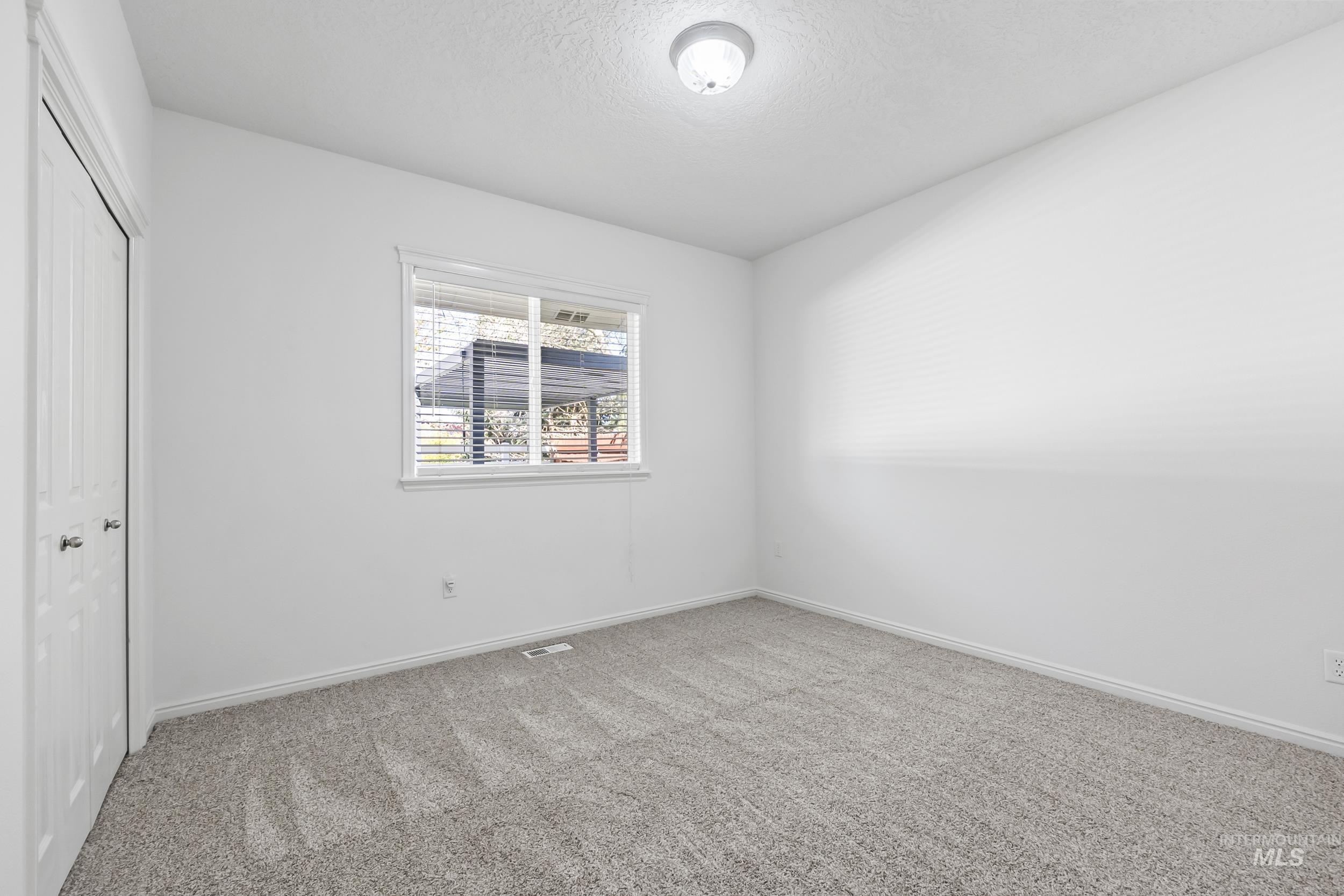 3221 N Lilyturf, Meridian, Idaho 83646, 4 Bedrooms, 2 Bathrooms, Residential For Sale, Price $565,000,MLS 98984262