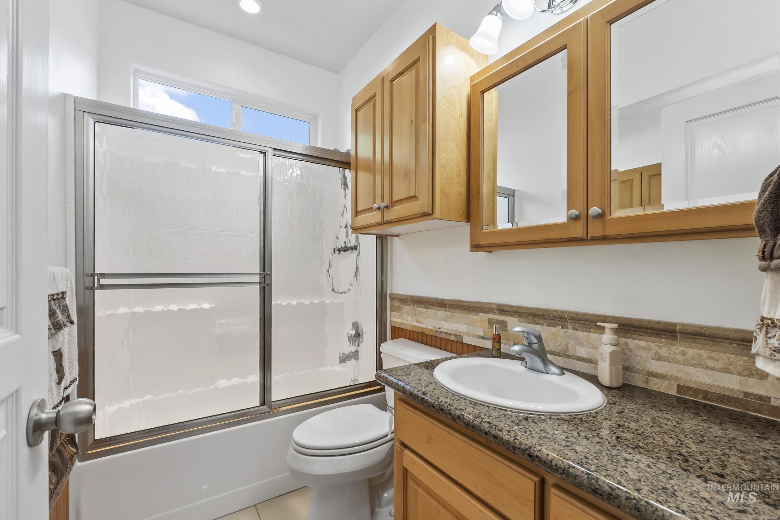 3221 N Lilyturf, Meridian, Idaho 83646, 4 Bedrooms, 2 Bathrooms, Residential For Sale, Price $565,000,MLS 98984262